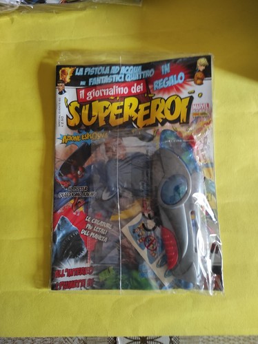 Giornalino dei supereroi - giornalino,